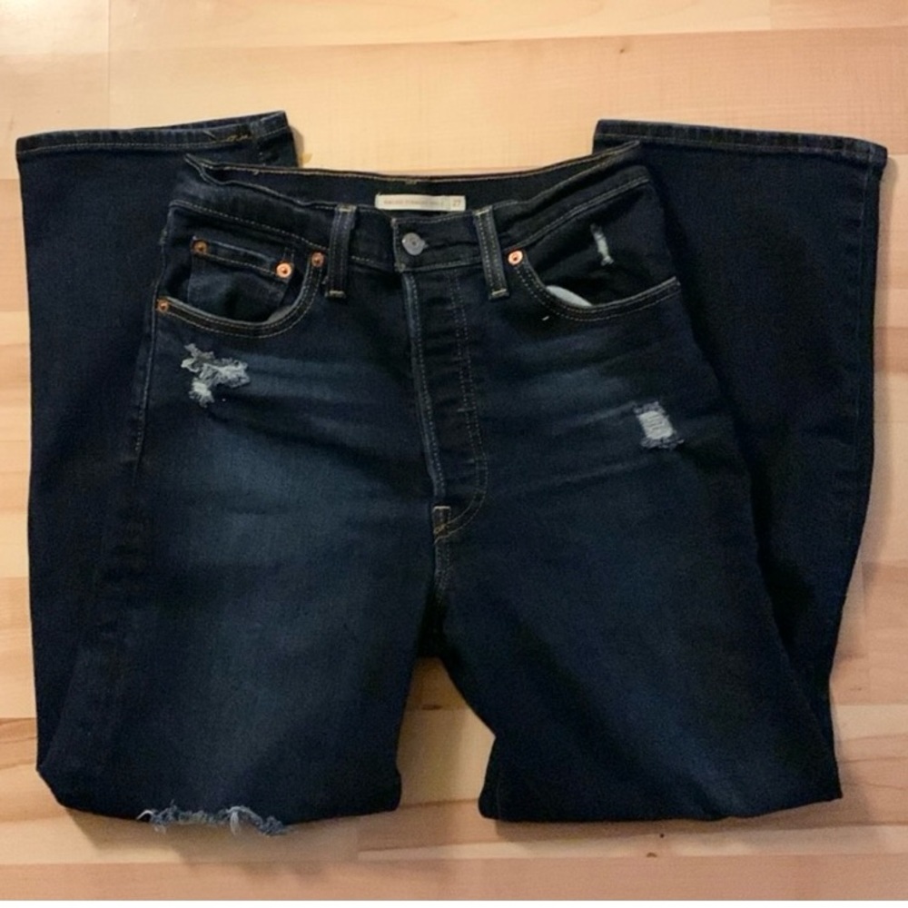 Levi’s Ribcage Straight Ankle Distressed Jeans - Picture 6 of 10